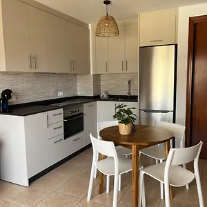 https://los-geranios-costa-del-silencio-poolview-4p.tenerifehoteles.net